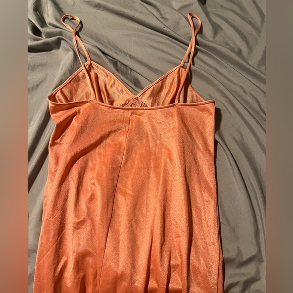 Stunning Emilio pucci nightgown xs peach colored - Picture 2 of 8